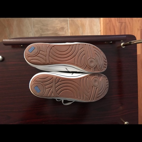 Nice Pink Suede H&M Sneakers! - Picture 6 of 9